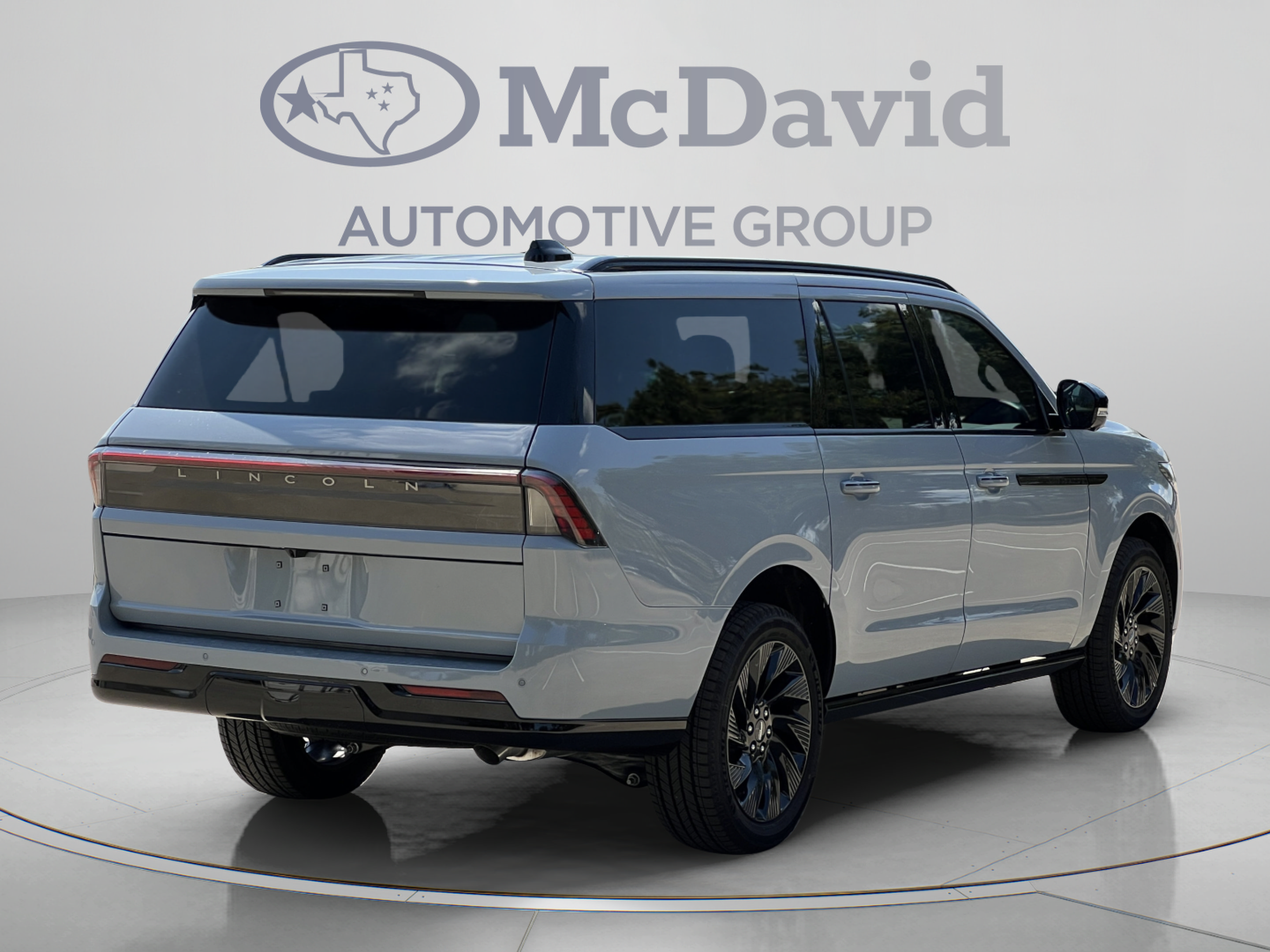 New 2026 Lincoln Navigator L Reserve w/ Jet Appearance Package AWD/4WD image 6