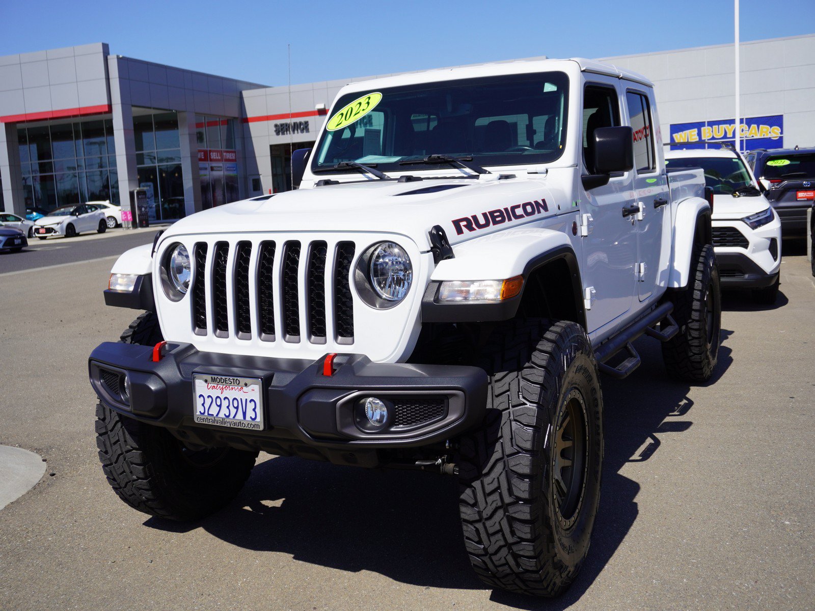 Used 2023 Jeep Gladiator Rubicon w/ Cold Weather Group AWD/4WD image 9