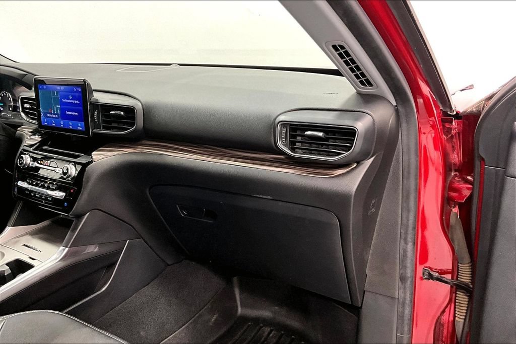Used 2022 Ford Explorer Limited w/ Equipment Group 301A RWD image 19