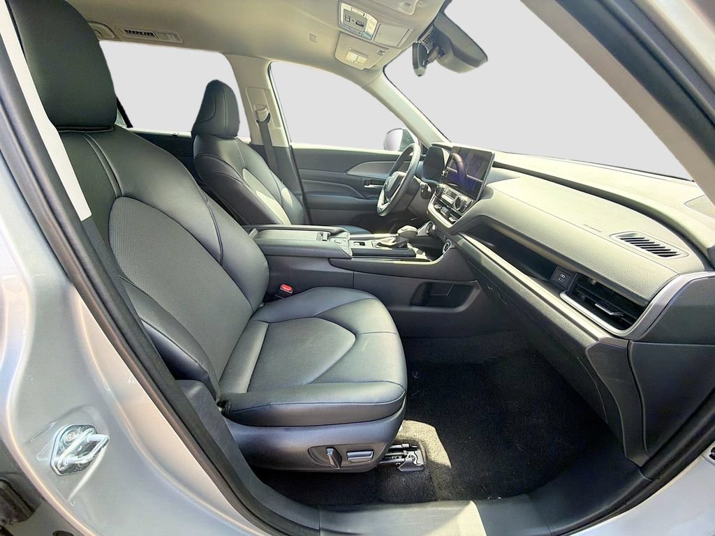 Used 2025 Toyota Grand Highlander FWD image 15