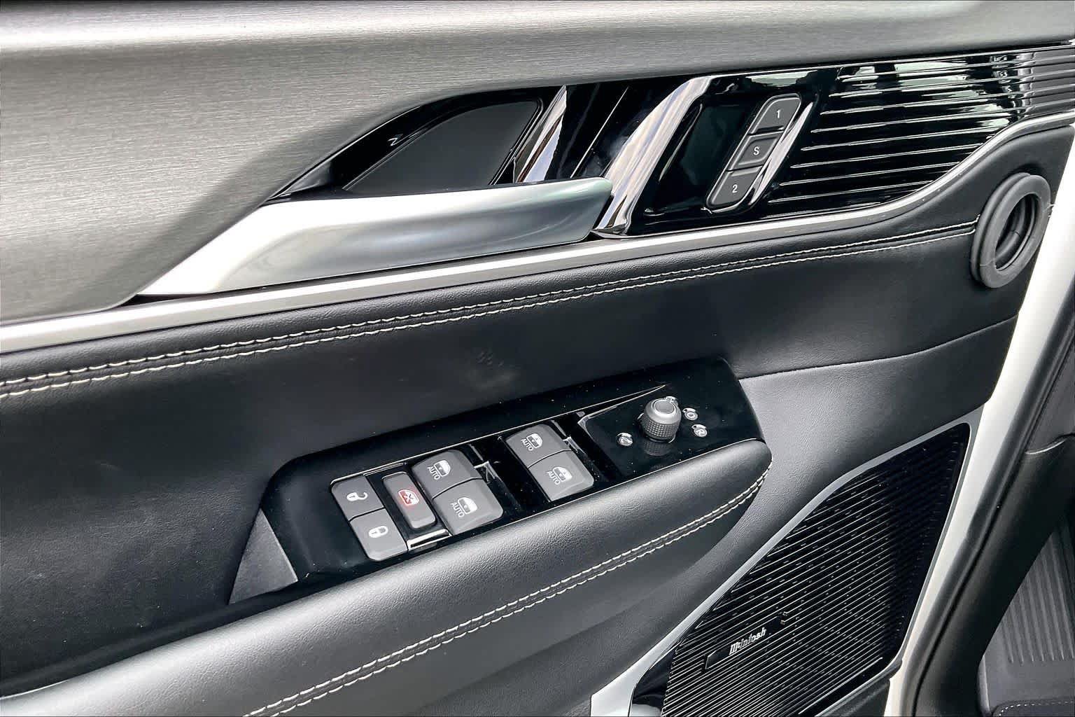 New 2026 Jeep Grand Wagoneer L Limited AWD/4WD image 17