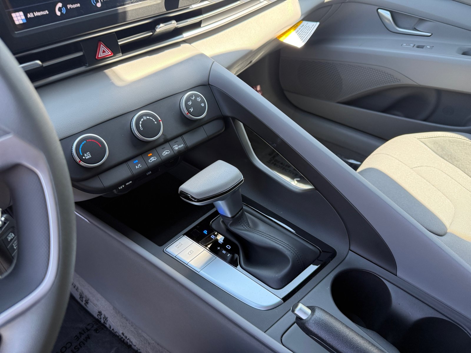 Certified 2026 Hyundai Elantra SE FWD image 13