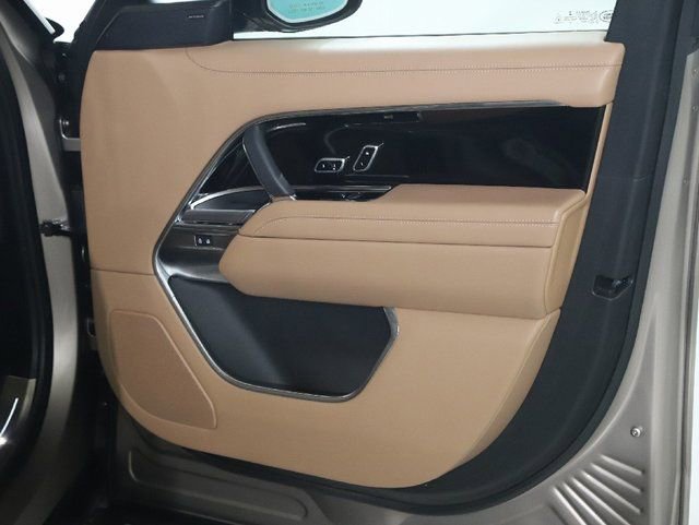 Used 2023 Land Rover Range Rover SE image 36