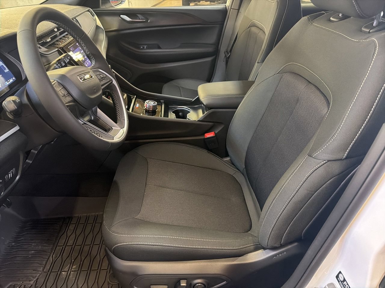 New 2026 Jeep Grand Cherokee Laredo AWD/4WD image 9