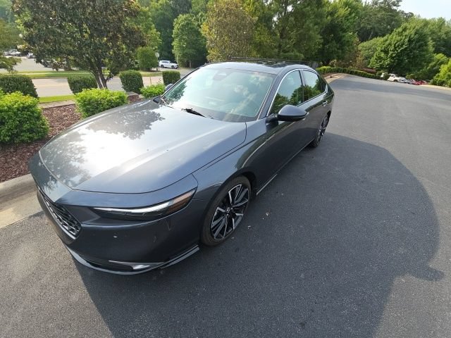 Used 2025 Honda Accord Touring image 3