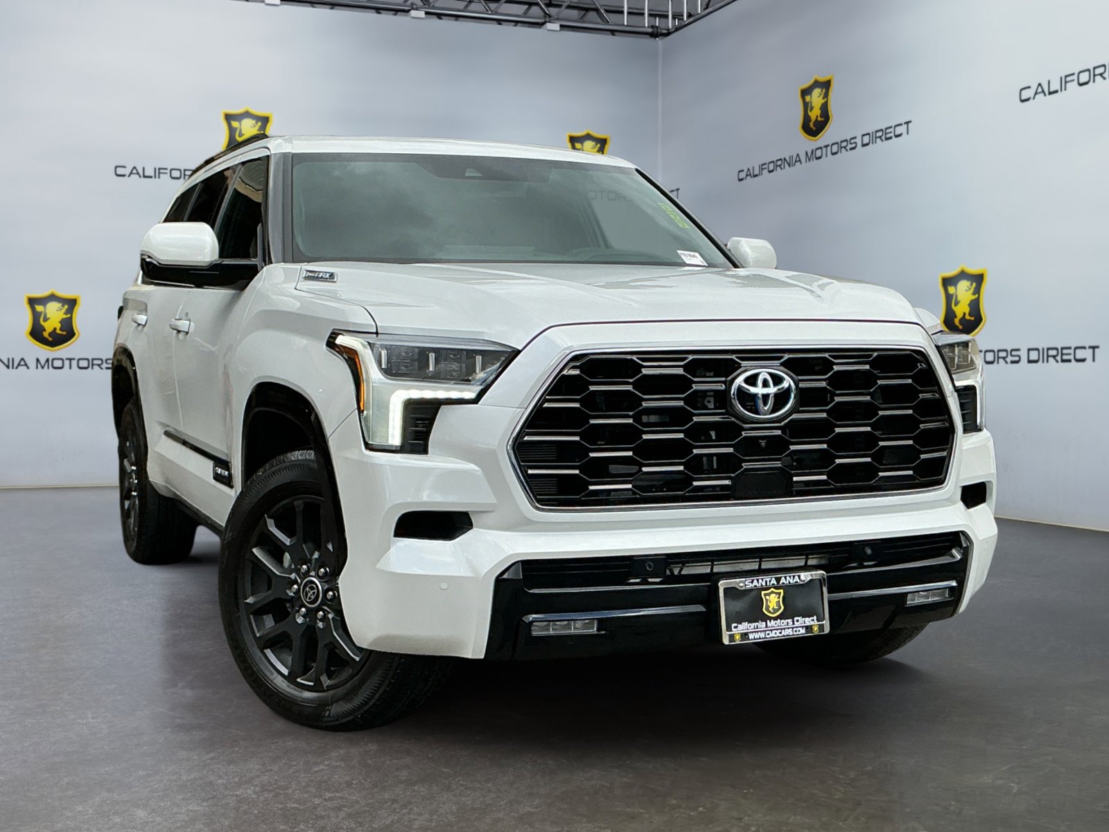 Used 2023 Toyota Sequoia Platinum image 3