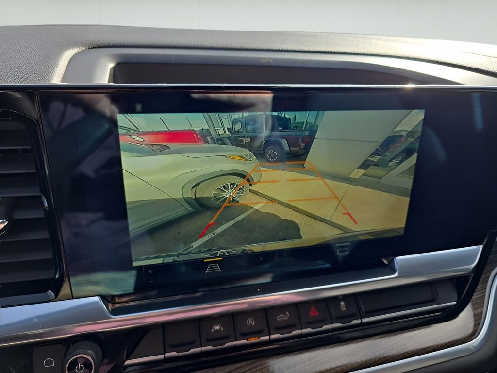 Used 2022 Chevrolet Silverado 1500 LT AWD/4WD image 22