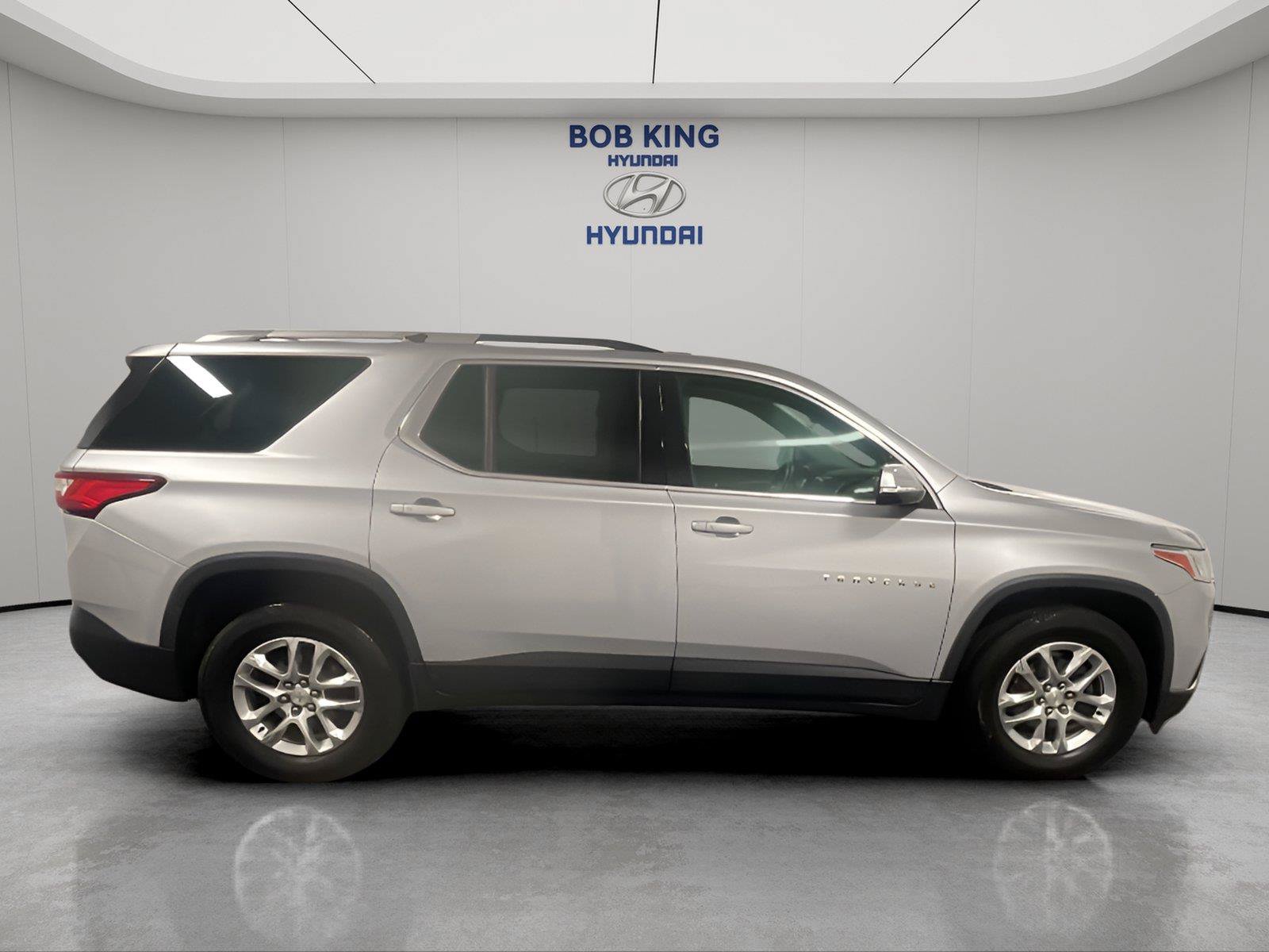Used 2018 Chevrolet Traverse LT FWD image 6