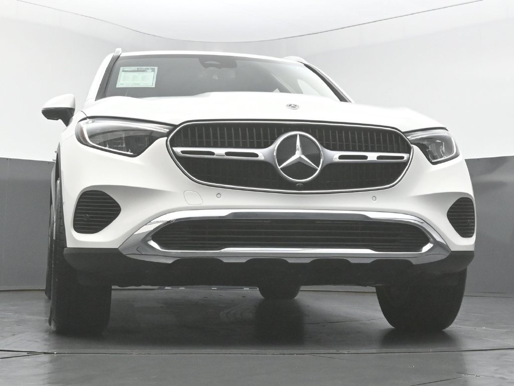 Used 2025 Mercedes-Benz GLC 300 4MATIC image 48