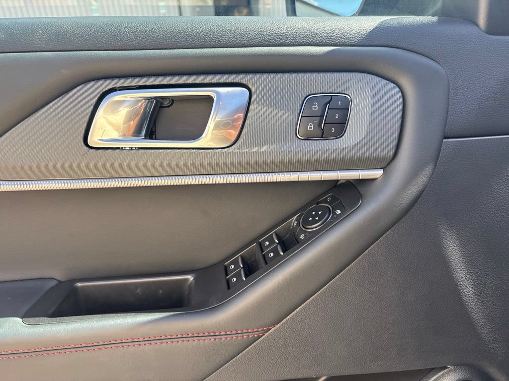 Used 2025 Ford Explorer ST-Line w/ Premium Package RWD image 10