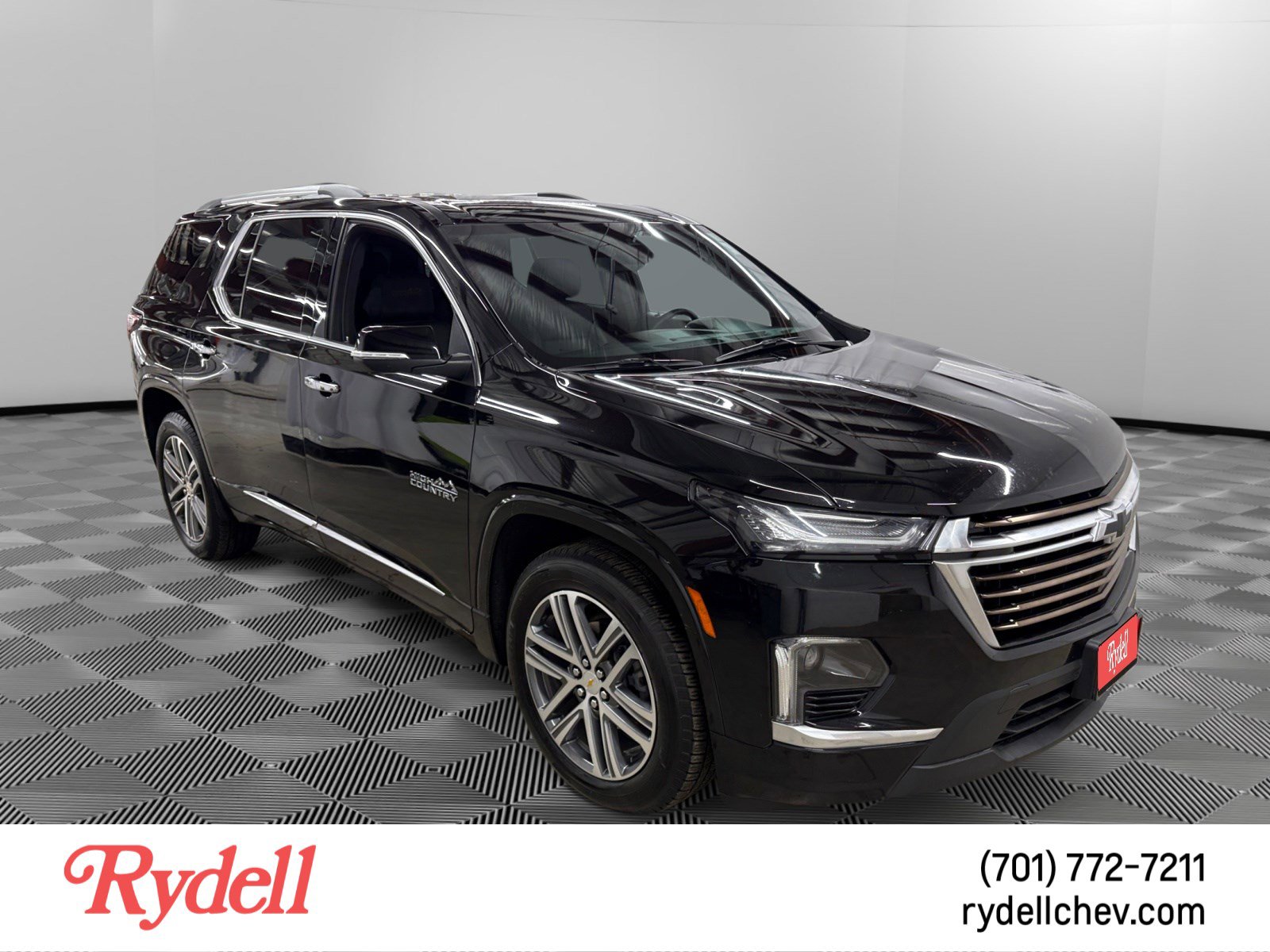 Used 2023 Chevrolet Traverse High Country w/ LPO, Floor Liner Package image 7