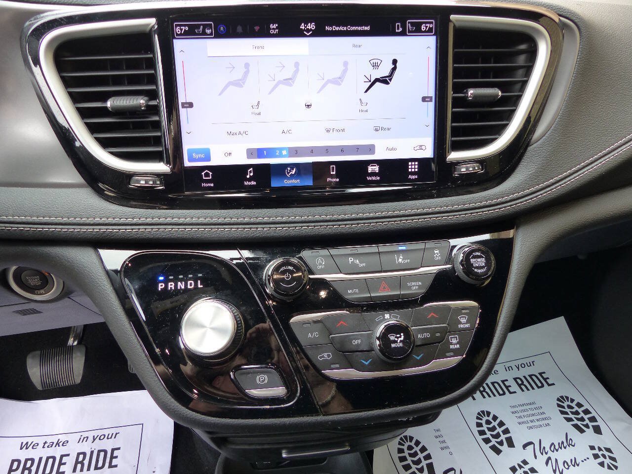 Used 2025 Chrysler Pacifica Select FWD image 14