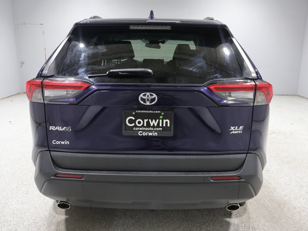 Used 2022 Toyota RAV4 XLE w/ Convenience Package AWD/4WD image 3