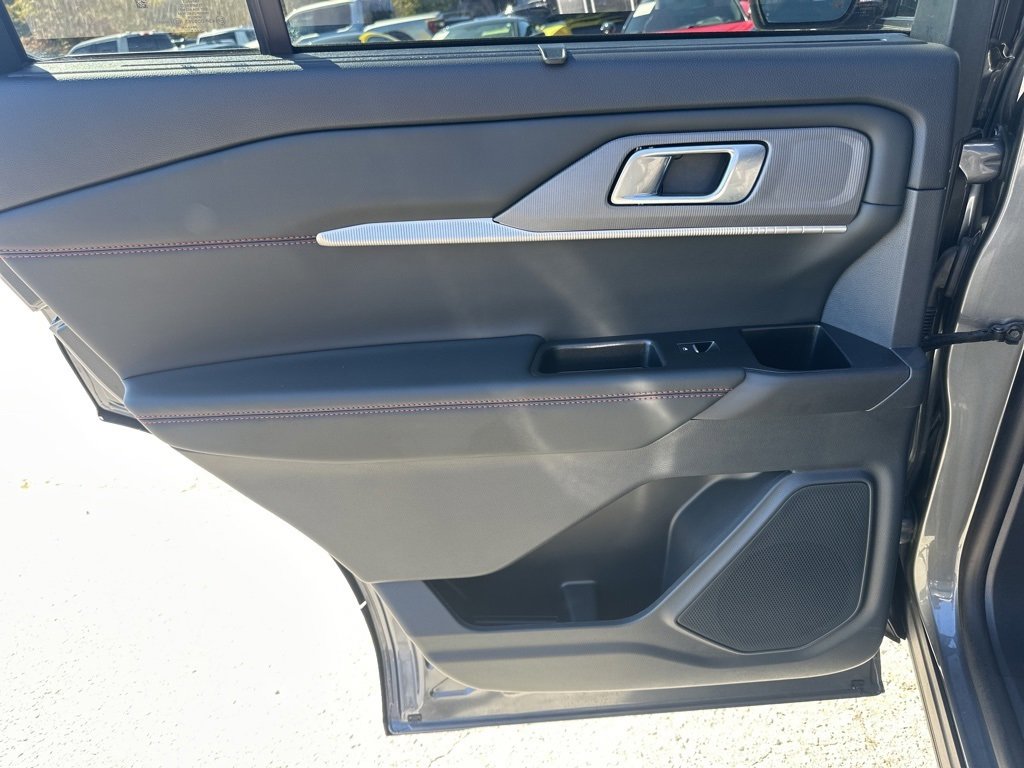 Used 2025 Ford Explorer ST-Line w/ Premium Package image 30