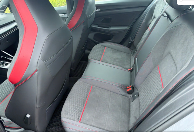 Used 2025 Volkswagen GTI SE FWD image 4