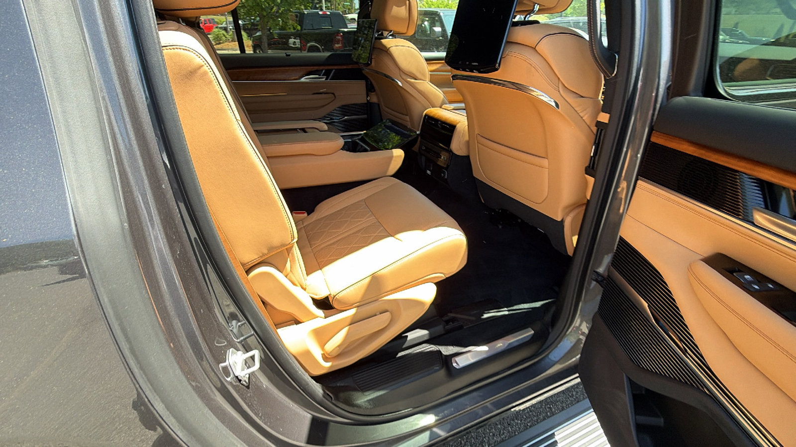 Used 2024 Jeep Grand Wagoneer L Series III w/ Rear Seat Video Group 1 image 22