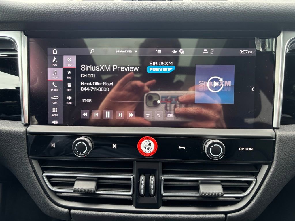 Certified 2026 Porsche Macan image 14