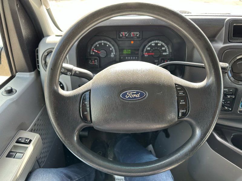 Used 2011 Ford E-350 and Econoline 350 XLT RWD image 12