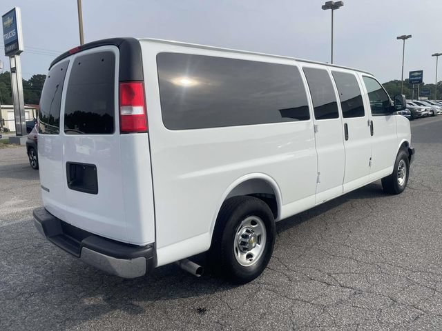 Used 2025 Chevrolet Express 3500 LT w/ LT Preferred Equipment Group RWD image 3