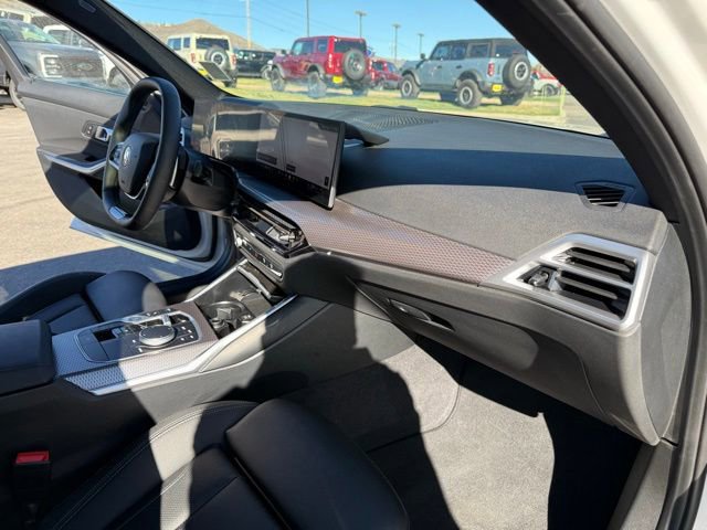 Used 2025 BMW 330i xDrive Sedan AWD/4WD image 41