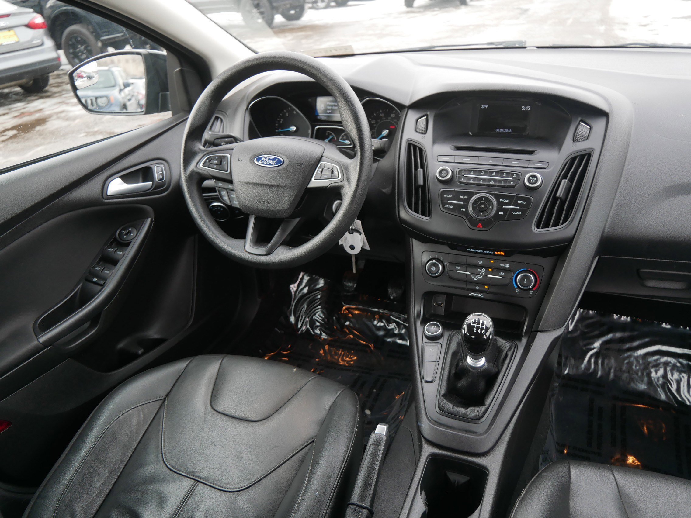 Used 2015 Ford Focus SE image 9