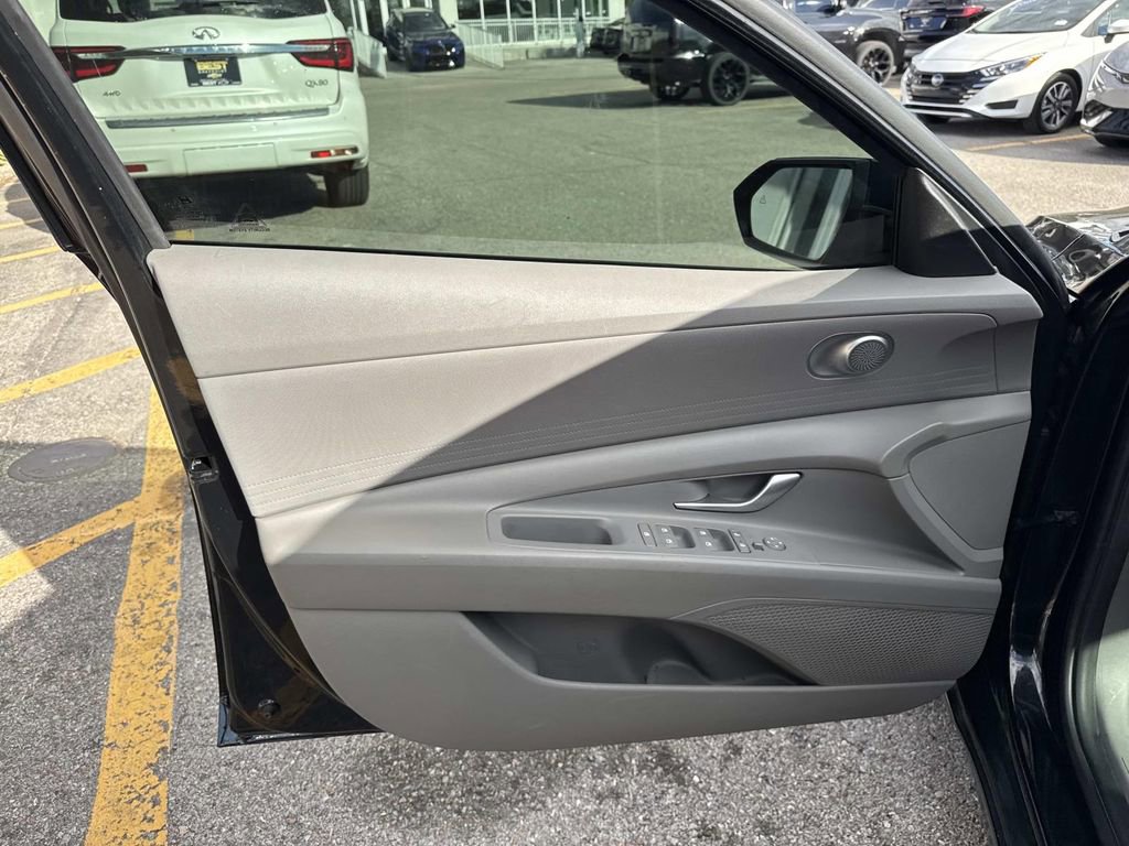 Used 2021 Hyundai Elantra SEL image 20