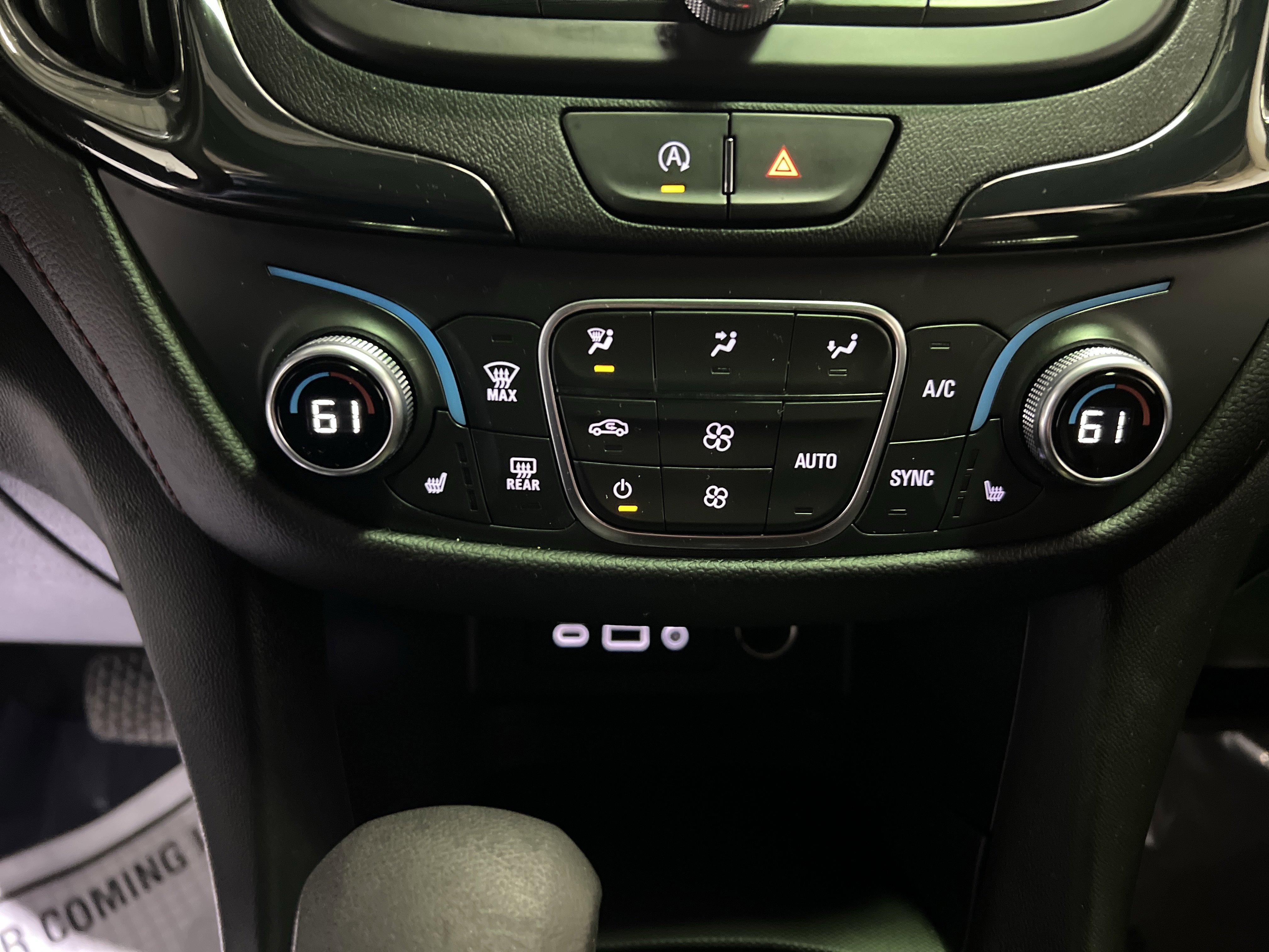 Certified 2022 Chevrolet Equinox RS w/ RS Leather Package image 21