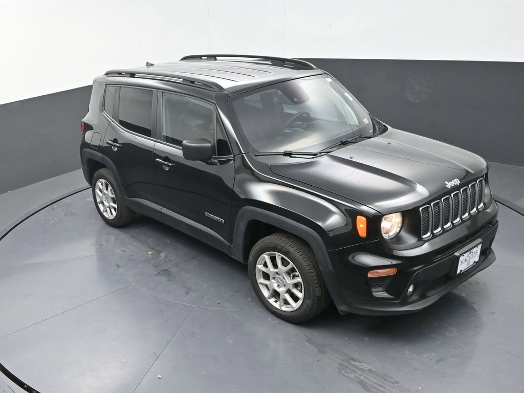 Used 2023 Jeep Renegade Latitude w/ Premium Group image 12