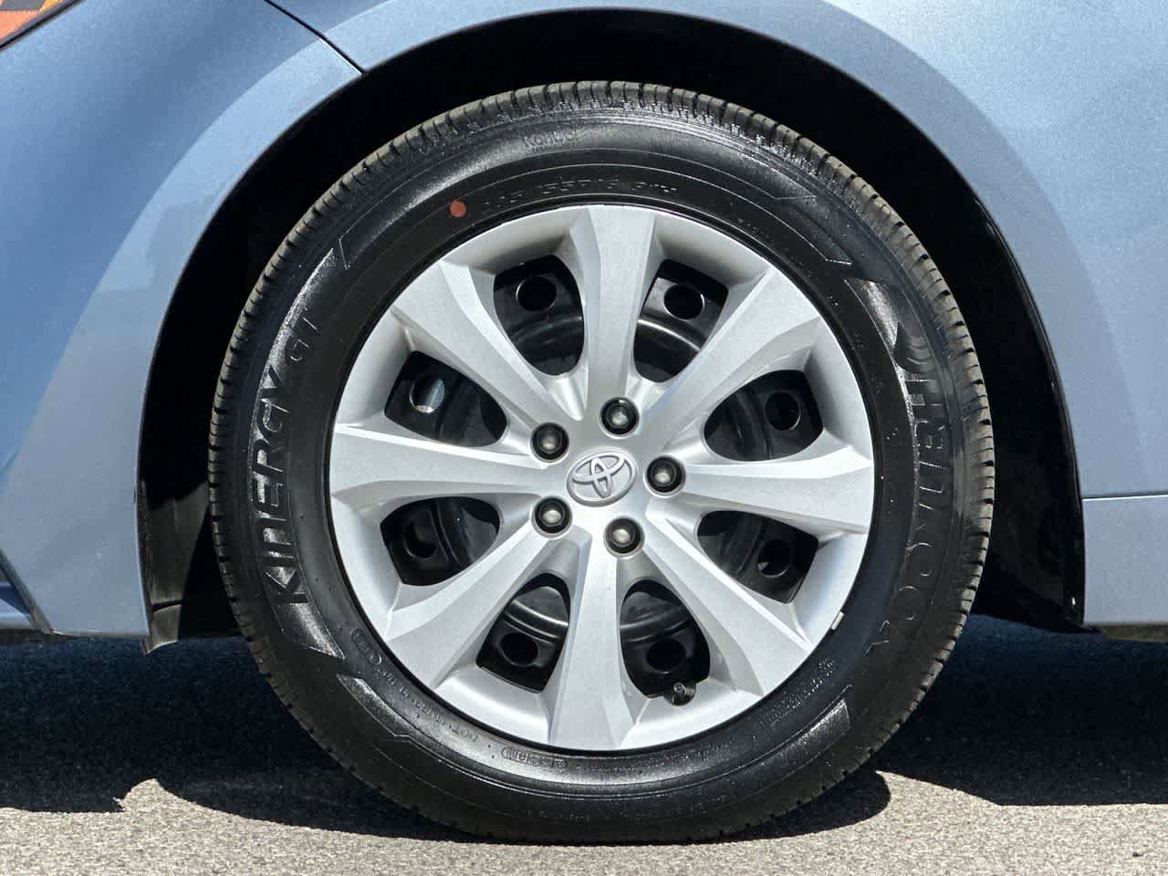 Used 2025 Toyota Corolla LE image 37