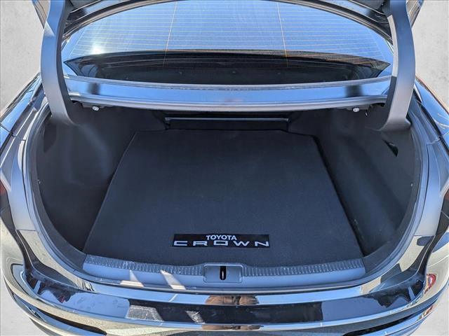 Used 2023 Toyota Crown XLE image 7