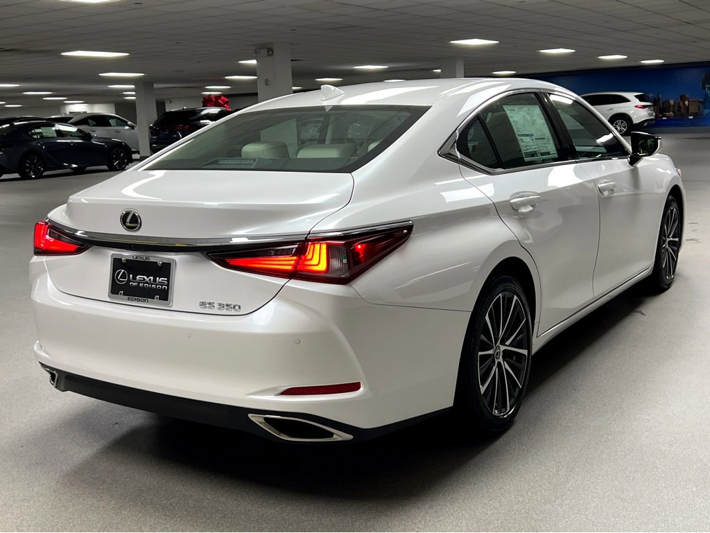 New 2025 Lexus ES 350 w/ Premium Package image 7