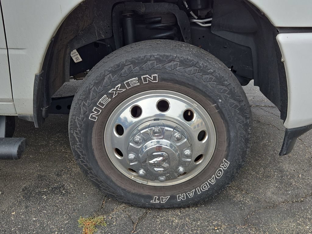 Used 2024 RAM 3500 Laramie w/ Sport Appearance Package AWD/4WD image 5