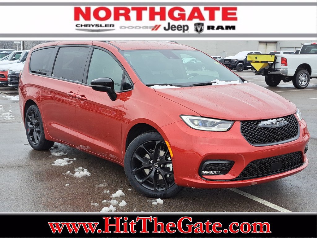 New 2026 Chrysler Pacifica Select w/ S Appearance Package