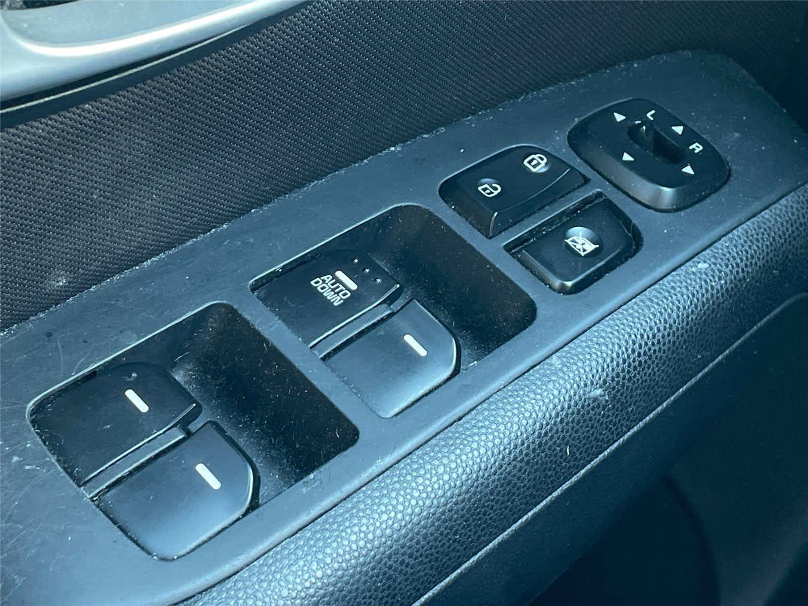 Used 2016 Kia Soul w/ Option Group 020 FWD image 17