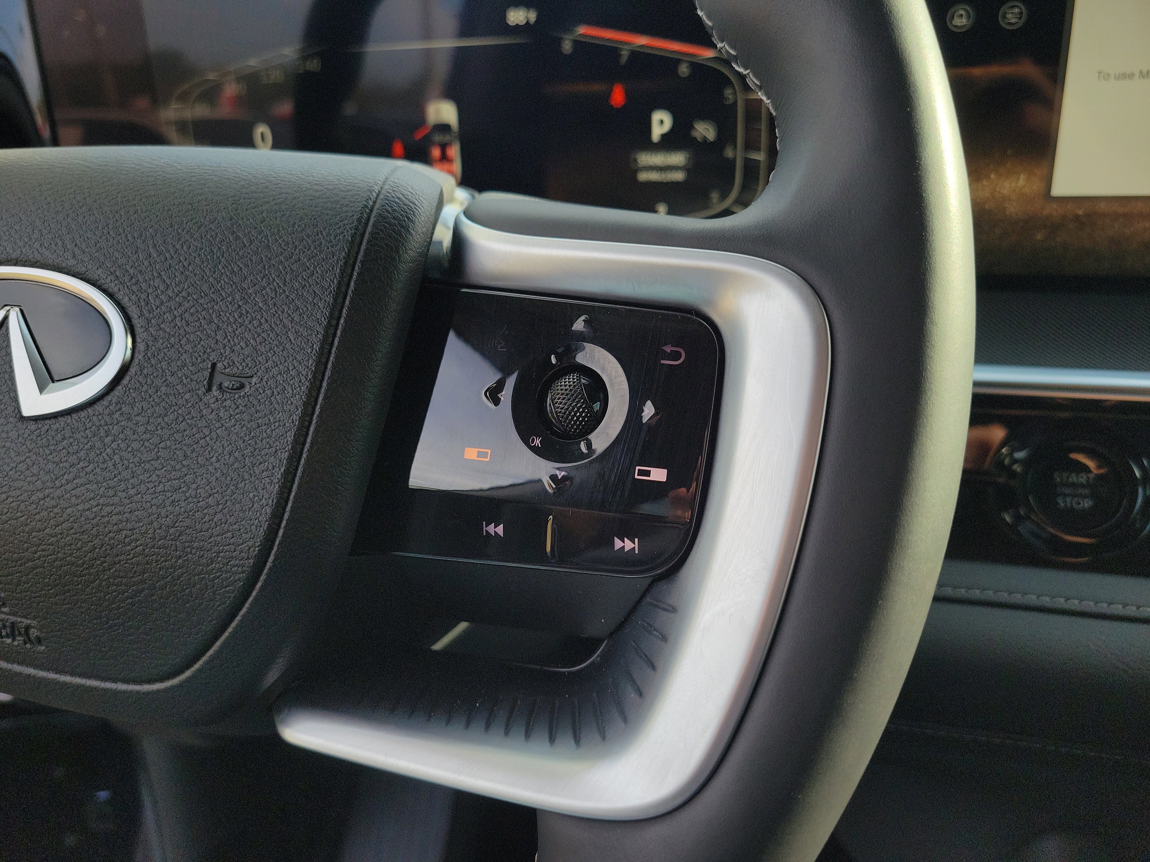 Used 2025 INFINITI QX80 Luxe image 9