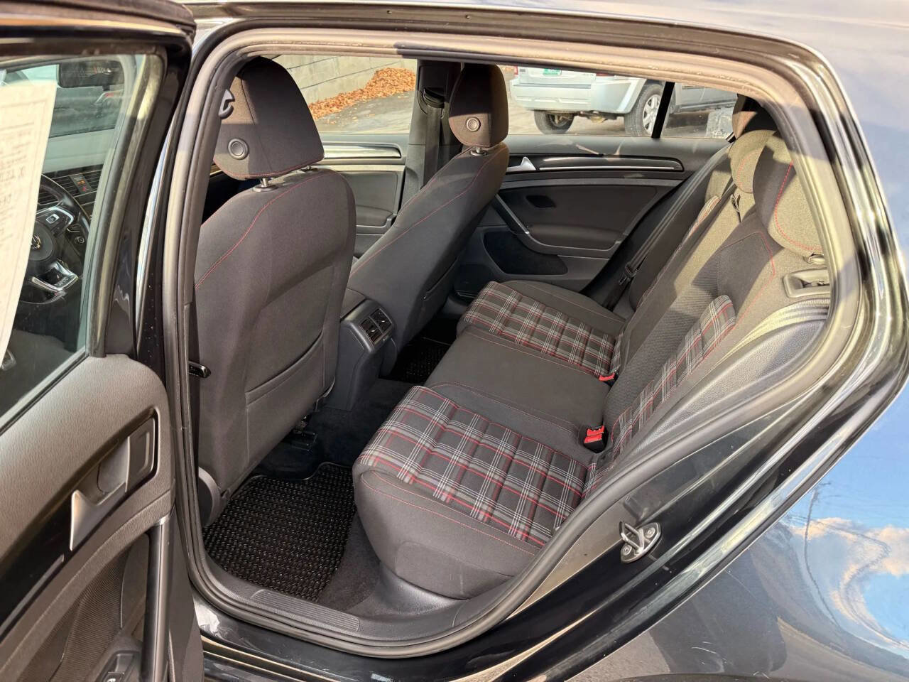 Used 2017 Volkswagen GTI S image 18