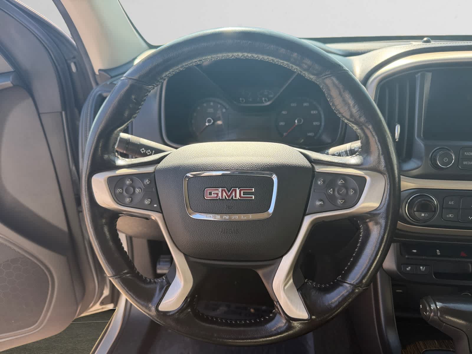 Used 2018 GMC Canyon Denali AWD/4WD image 12