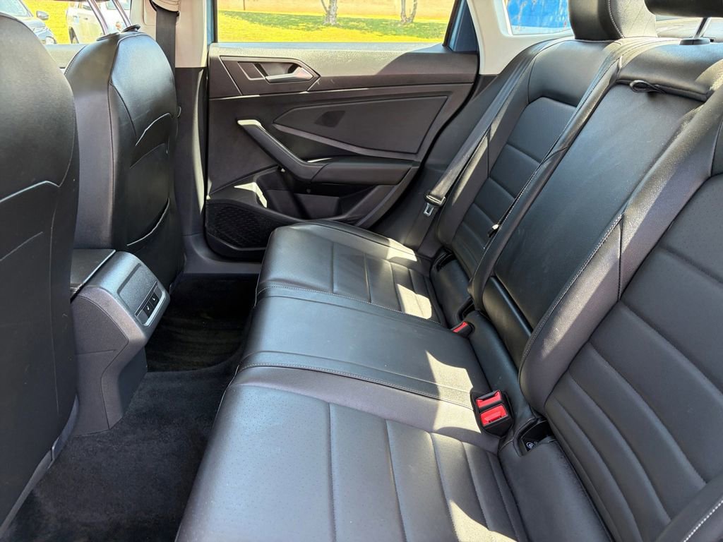 Certified 2021 Volkswagen Jetta SE w/ SE Cold Weather Package image 25