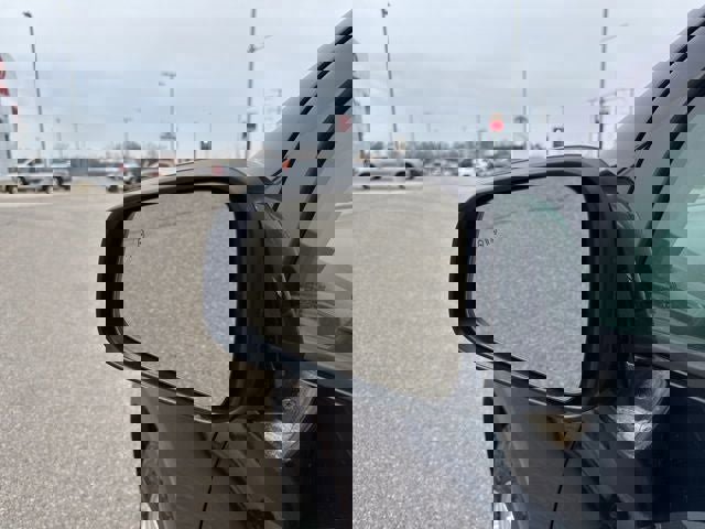 Used 2021 Chevrolet Trax LT w/ Premium Seat Package image 7