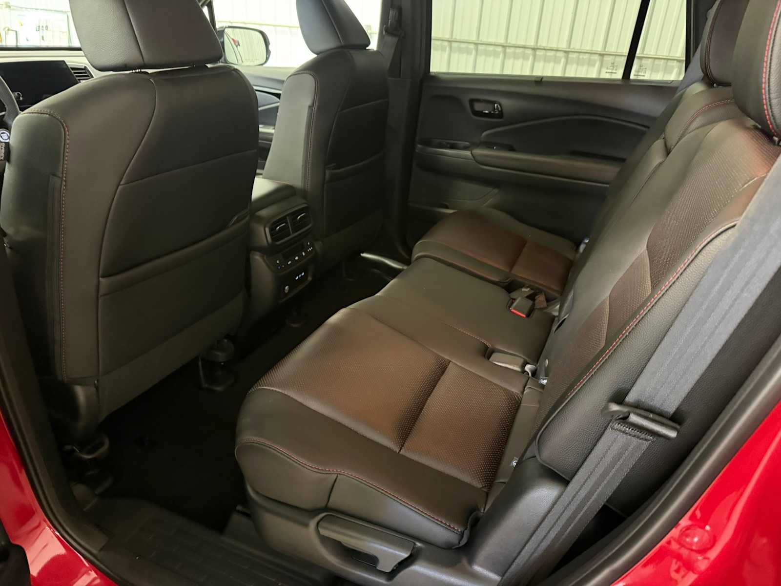 Used 2024 Honda Passport Black Edition image 23