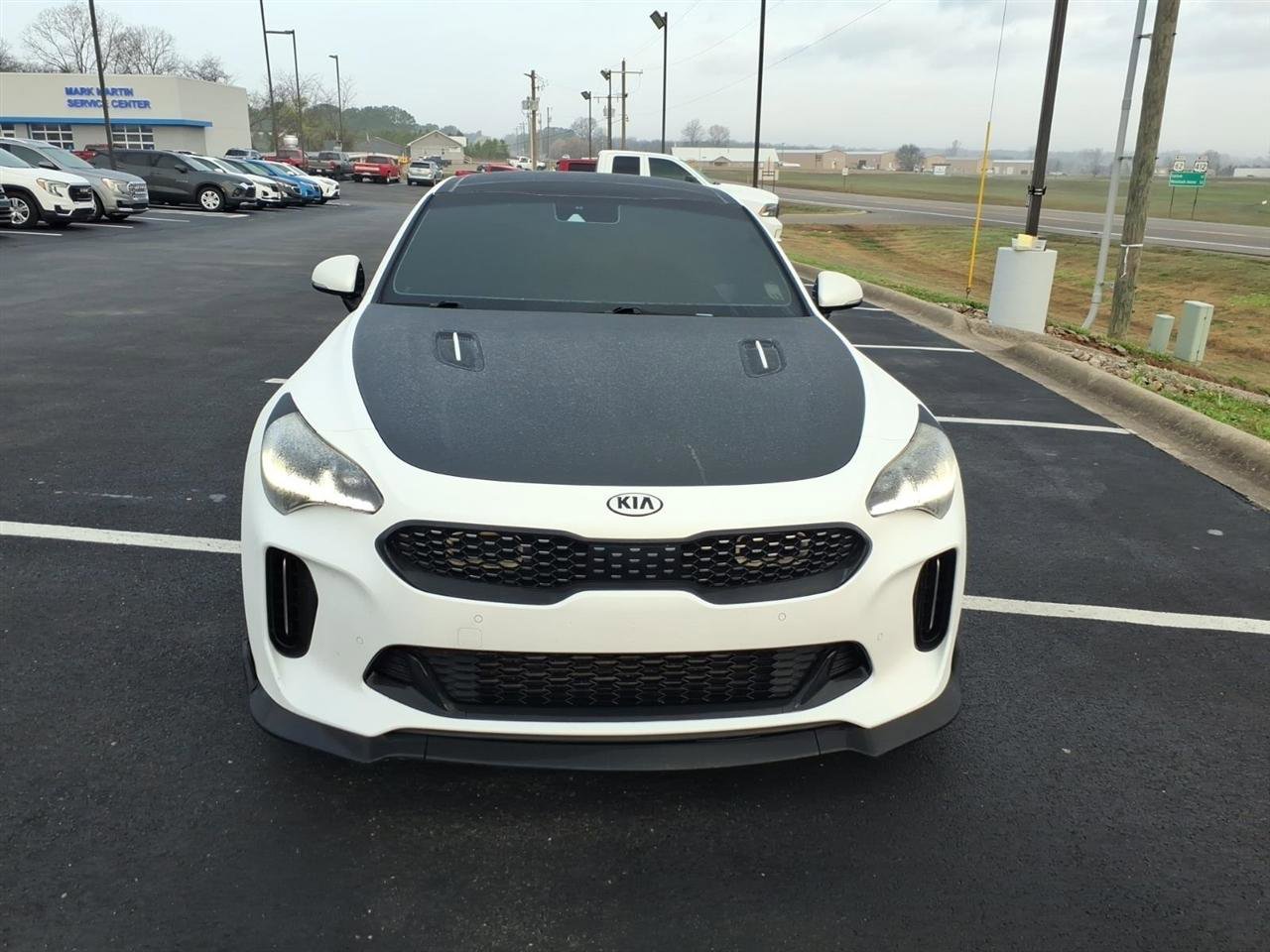 Used 2018 Kia Stinger GT2 image 2