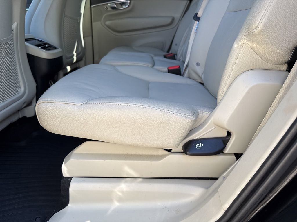 Used 2020 Volvo XC90 T5 Momentum AWD/4WD image 28
