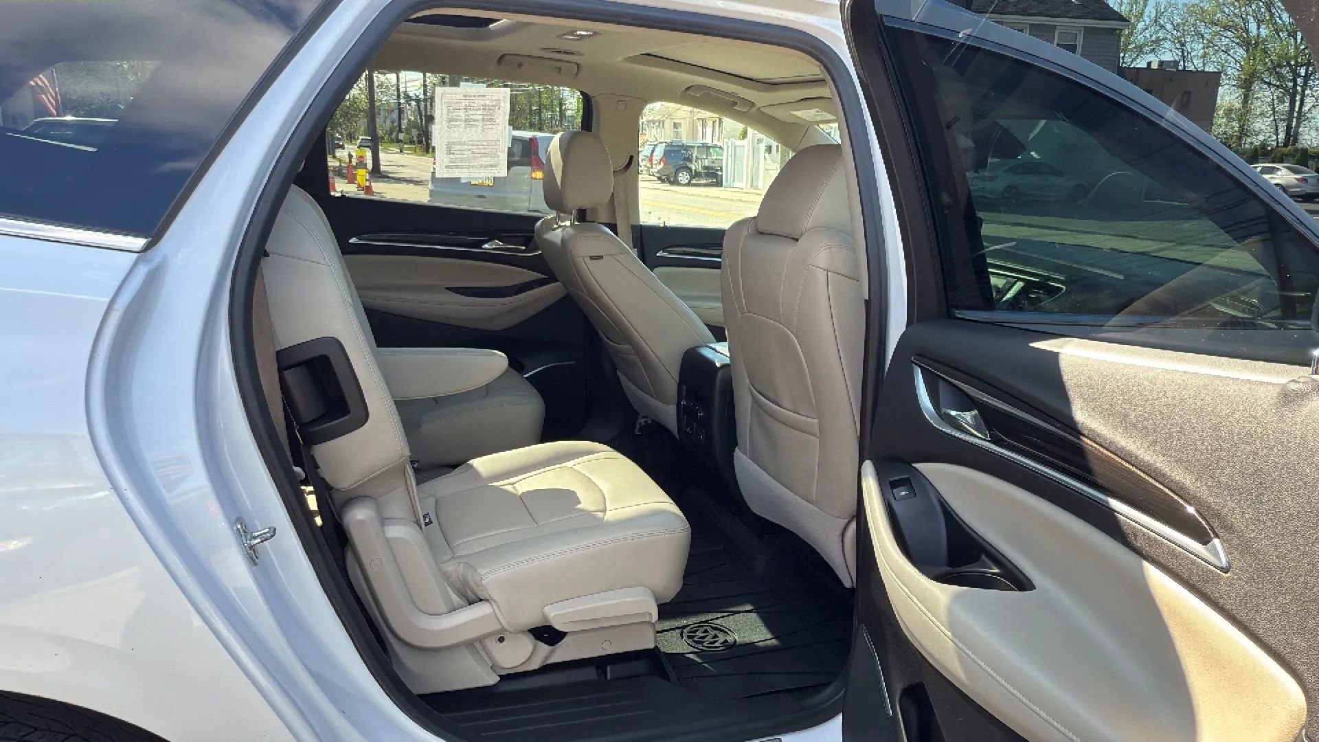 Used 2019 Buick Enclave Essence image 25