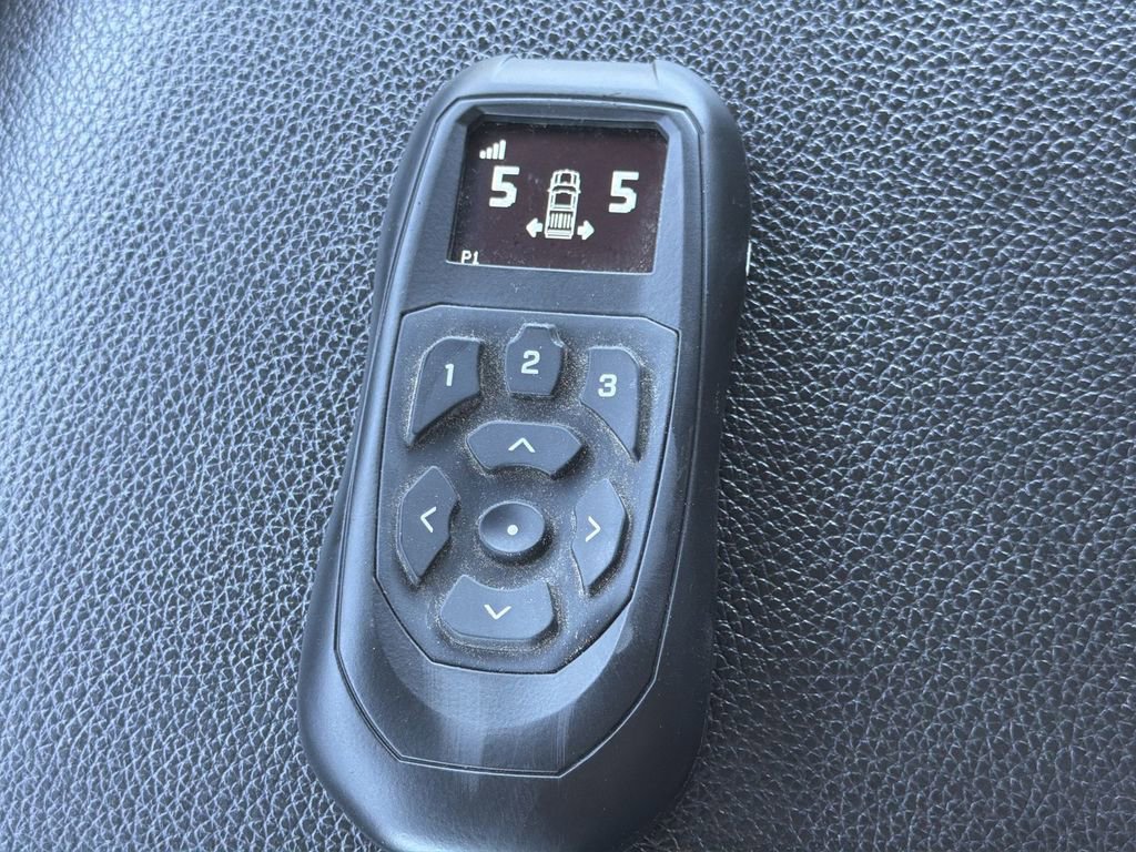 Used 2016 Ford F350 Lariat w/ Lariat Interior Package image 44