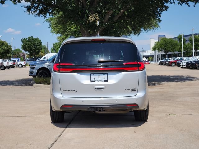 Certified 2023 Chrysler Pacifica Limited w/ S Appearance Package AWD/4WD image 6