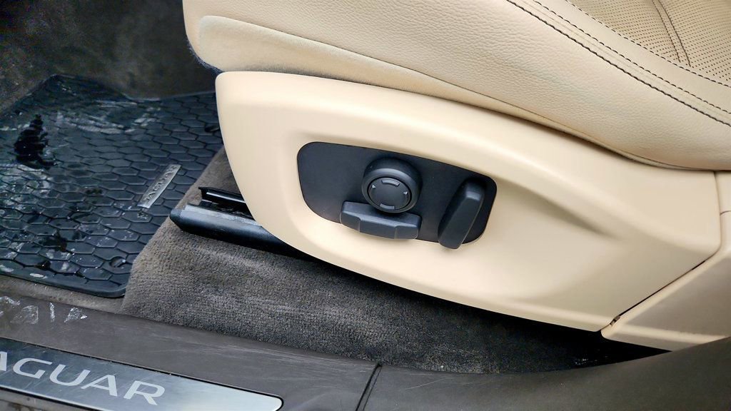 Used 2018 Jaguar F-PACE Prestige image 12