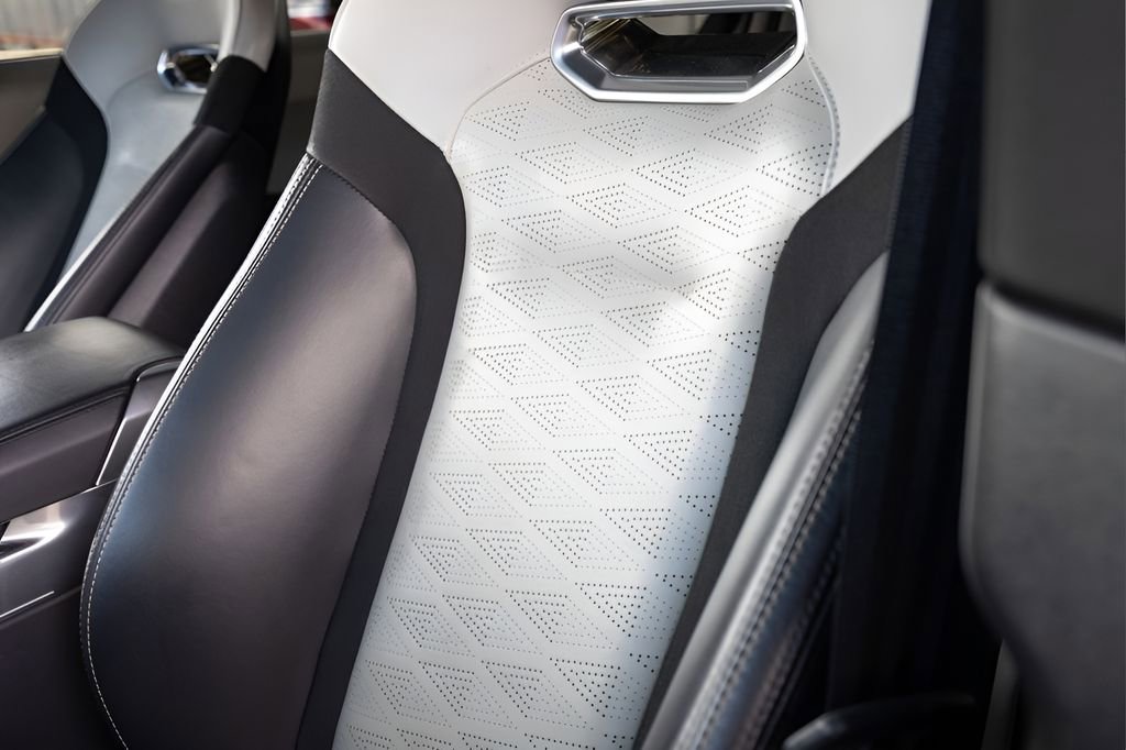 Used 2020 Land Rover Range Rover Sport SVR image 48