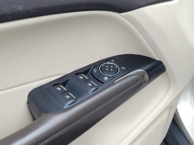 Used 2017 Lincoln MKC Select w/ Select Plus Package FWD image 17
