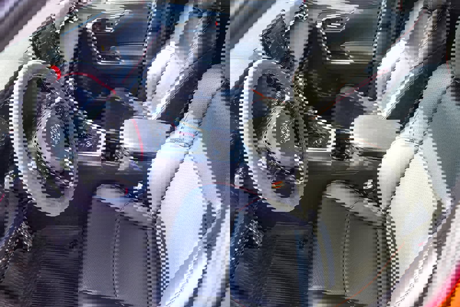 Used 2021 Toyota RAV4 SE w/ Weather & Moonroof Package image 17