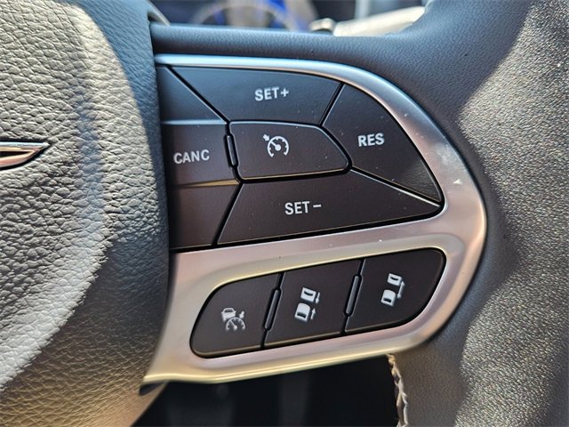 New 2026 Chrysler Pacifica Select image 12